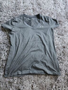 Under Armour Women’s Loose HeatGear V-Neck T-shirt - Heathered Charcoal